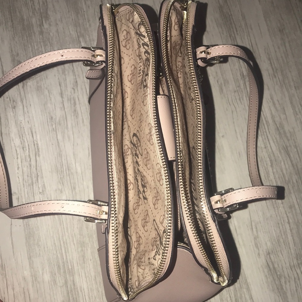 Guess bag - Picture 3 of 4
